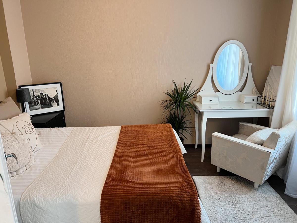 Cozy Apartment In Tallinn Old Town, Great Location Exteriör bild